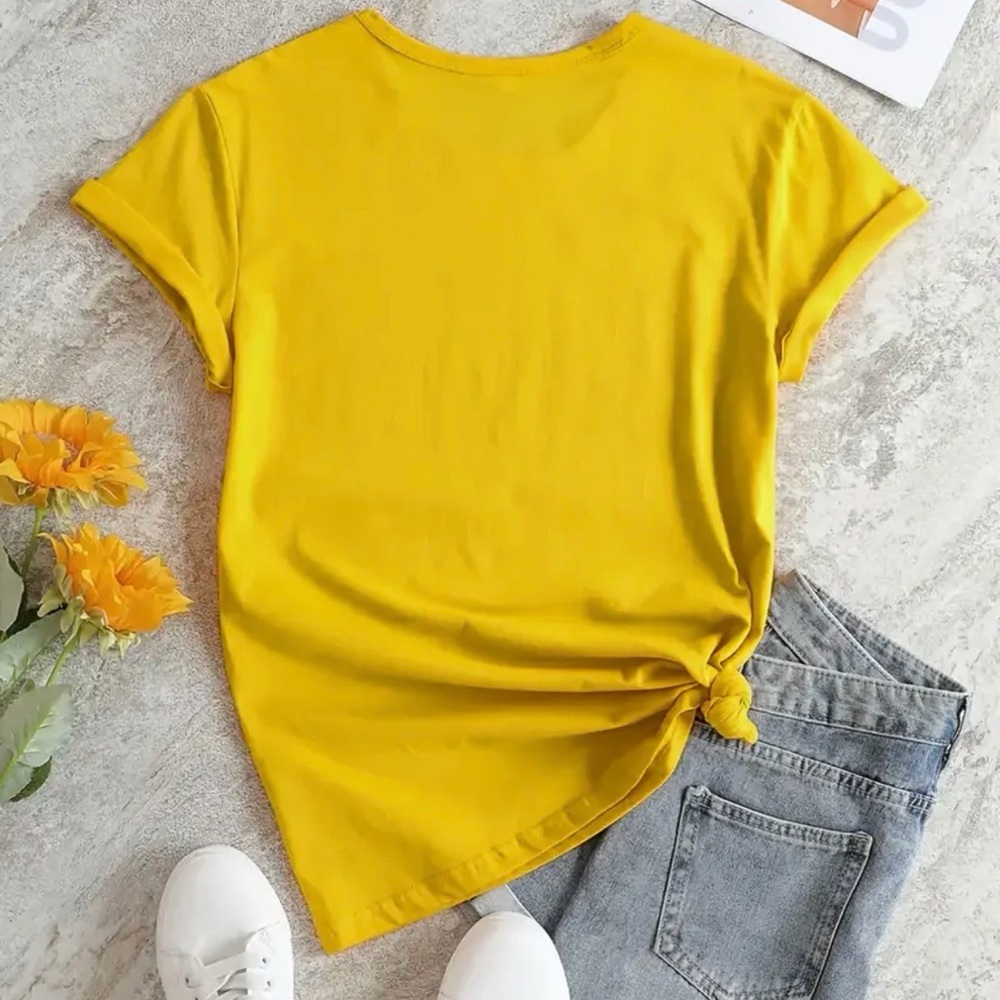 Yellow T-Shirt with Diva Chic Heeled Shoe Rooster Graphic Art Sz L - Picture 9 of 10